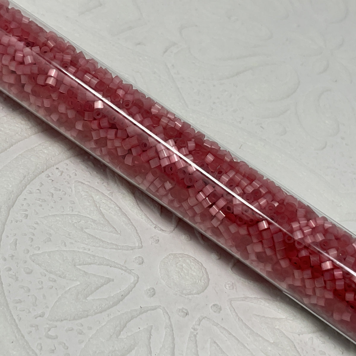 1.6mm Size 15/0 24g tube Cylindica Seed Beads Holly